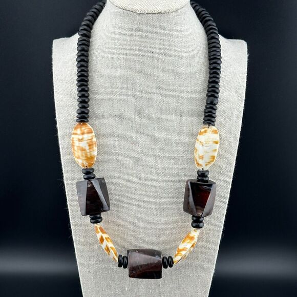 Vintage Handmade Chunky Seashell Coconut Shell Beads Necklace MOP 11" Black Tan - Picture 2 of 9